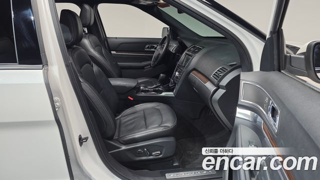 Ford Explorer 2.3 Limited 4WD 5th 2018 — фото 11