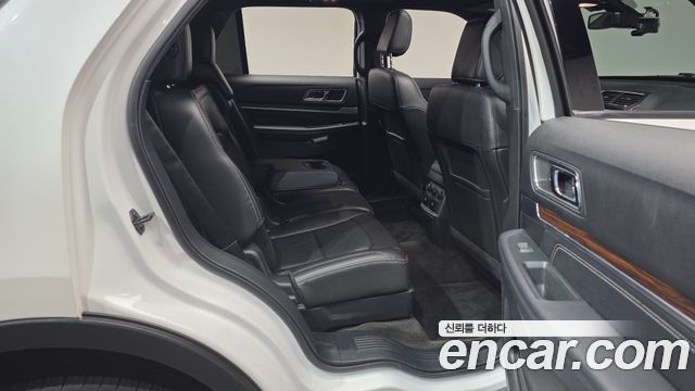 Ford Explorer 2.3 Limited 4WD 5th 2018 — фото 12