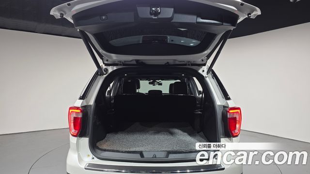 Ford Explorer 2.3 Limited 4WD 5th 2018 — фото 20
