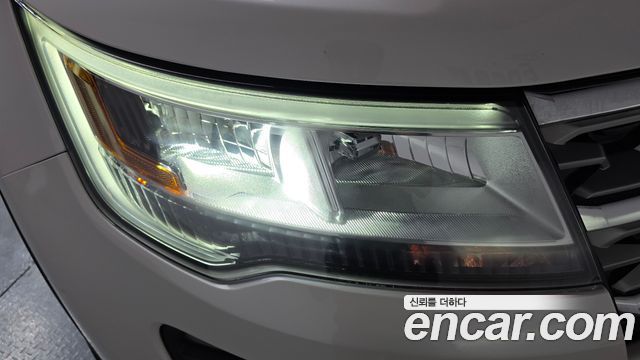 Ford Explorer 2.3 Limited 4WD 5th 2018 — фото 22