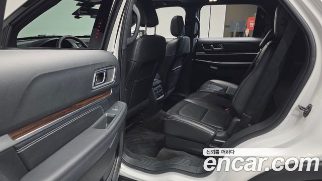 Ford Explorer 2.3 Limited 4WD 5th 2018 — фото 26