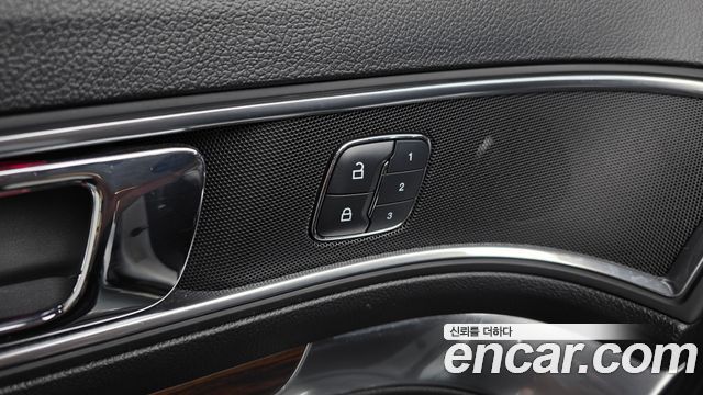Ford Explorer 2.3 Limited 4WD 5th 2018 — фото 28