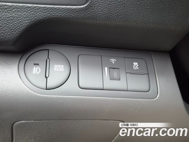 Hyundai Grand Starex Van 3-Seater Smart 2021 — фото 16