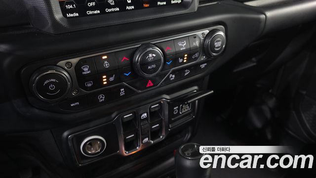 Jeep Wrangler (JL) 2.0 Overland 4Door 2019 — фото 16