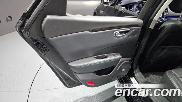 Renault Korea SM6 1.6 TCe RE 2016 — фото 25