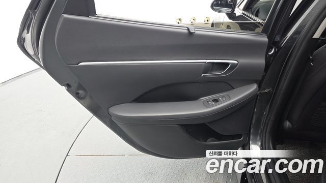 Hyundai Sonata (DN8) 1.6 Turbo Premium Family 2021 — фото 25