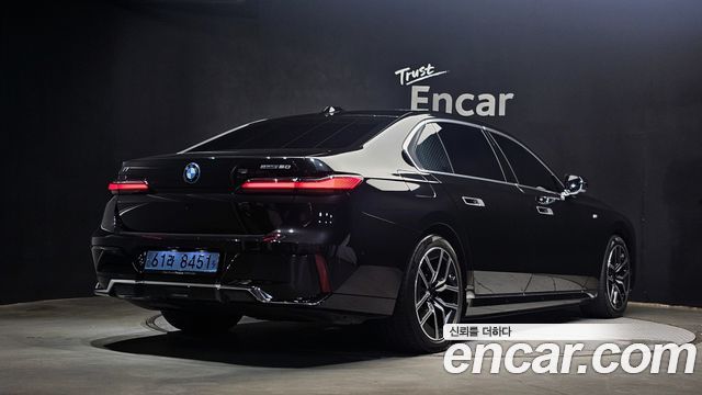 BMW i7 (G70) eDrive 50 M Sport 2024 — фото 2
