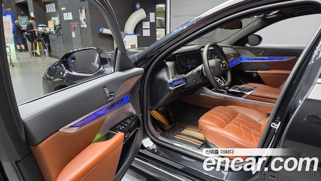 BMW i7 (G70) eDrive 50 M Sport 2024 — фото 10