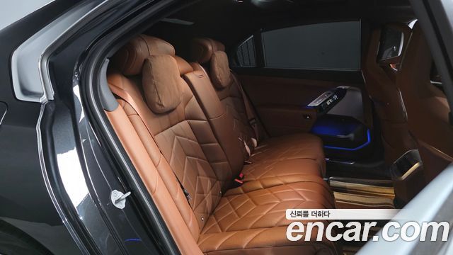 BMW i7 (G70) eDrive 50 M Sport 2024 — фото 11