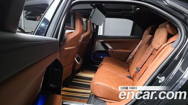 BMW i7 (G70) eDrive 50 M Sport 2024 — фото 12