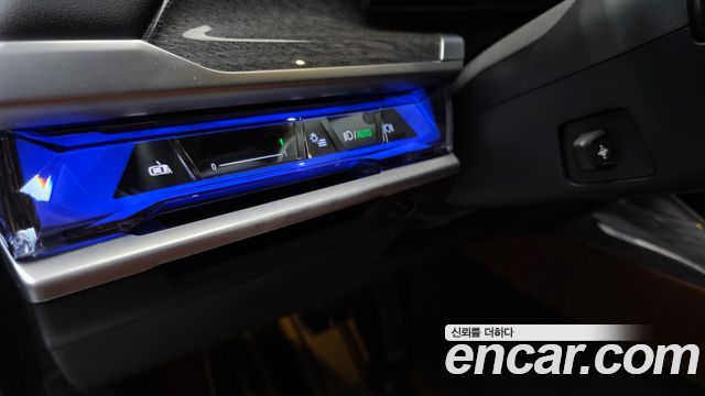 BMW i7 (G70) eDrive 50 M Sport 2024 — фото 17
