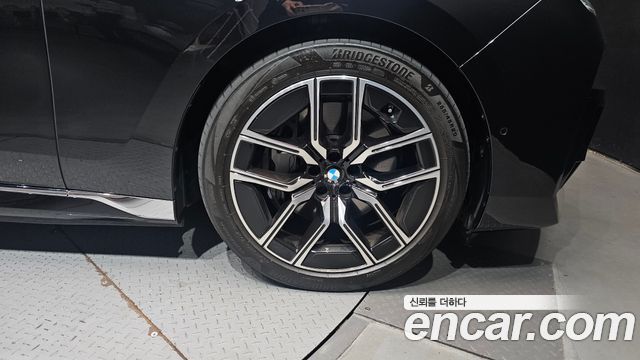 BMW i7 (G70) eDrive 50 M Sport 2024 — фото 21