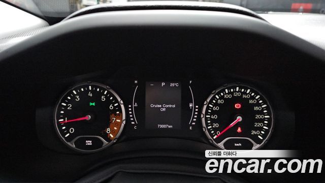 Jeep Renegade 2.4 Longitude 2017 — фото 8