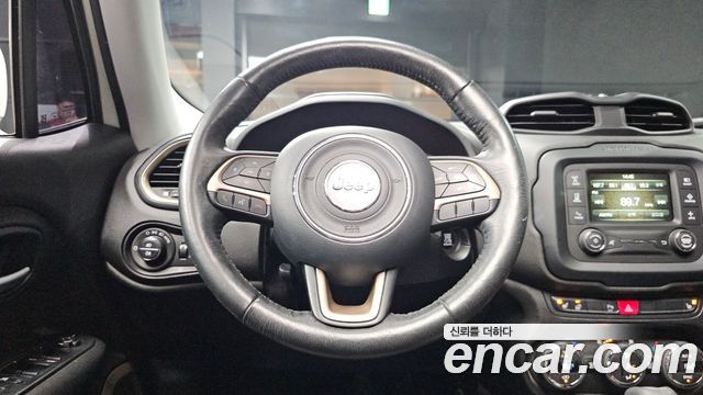 Jeep Renegade 2.4 Longitude 2017 — фото 13