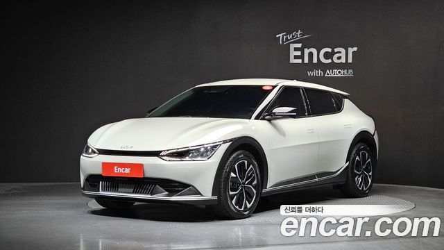 Kia EV6 Long Range Light 2023 — фото 1