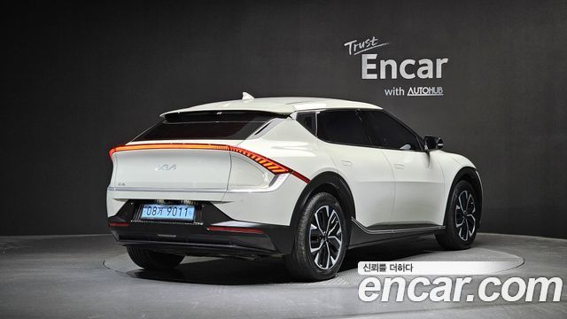 Kia EV6 Long Range Light 2023 — фото 2