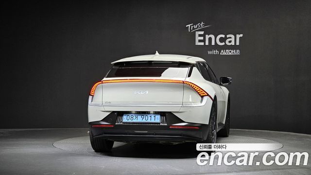 Kia EV6 Long Range Light 2023 — фото 4