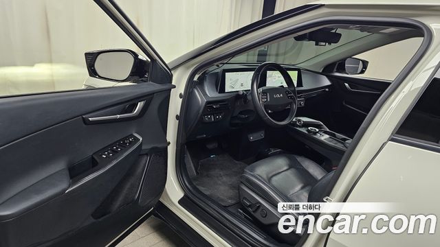 Kia EV6 Long Range Light 2023 — фото 10