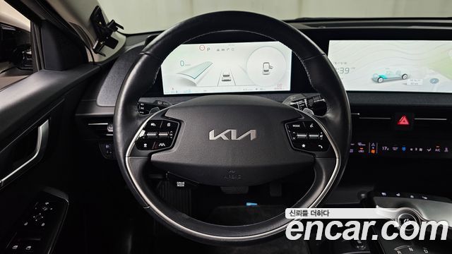 Kia EV6 Long Range Light 2023 — фото 14