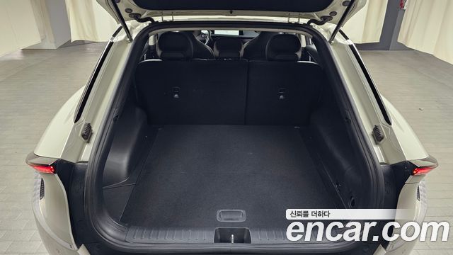 Kia EV6 Long Range Light 2023 — фото 18