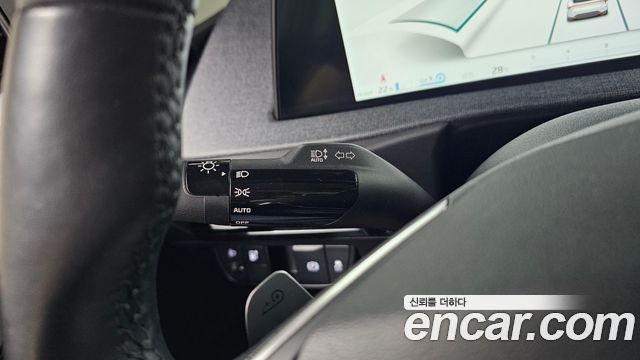 Kia EV6 Long Range Light 2023 — фото 28