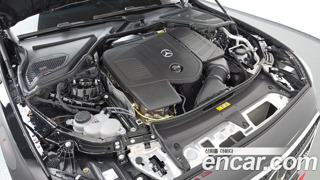 Mercedes-Benz E-Class (W214) E300 4MATIC AMG Line 2025 — фото 6