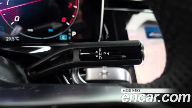 Mercedes-Benz E-Class (W214) E300 4MATIC AMG Line 2025 — фото 9