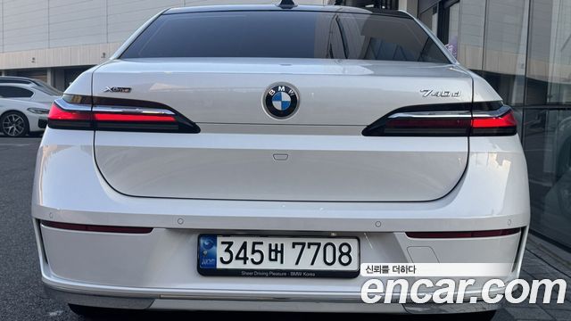 BMW 7 Series (G70) 740d xDrive Design Pure Excellence 2023 — фото 4