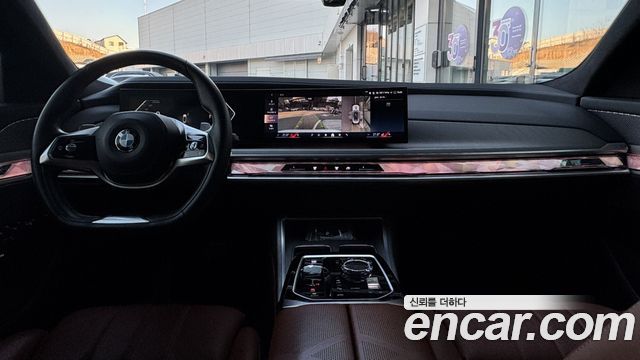 BMW 7 Series (G70) 740d xDrive Design Pure Excellence 2023 — фото 7