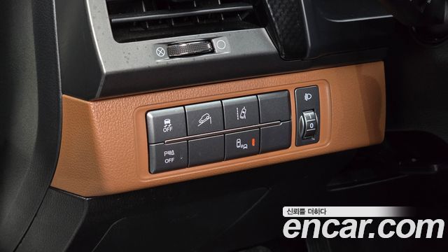 KG Mobility (SsangYong) Rexton Sports Khan Diesel 2.2 4WD Noblesse (5-Link) 2021 — фото 18