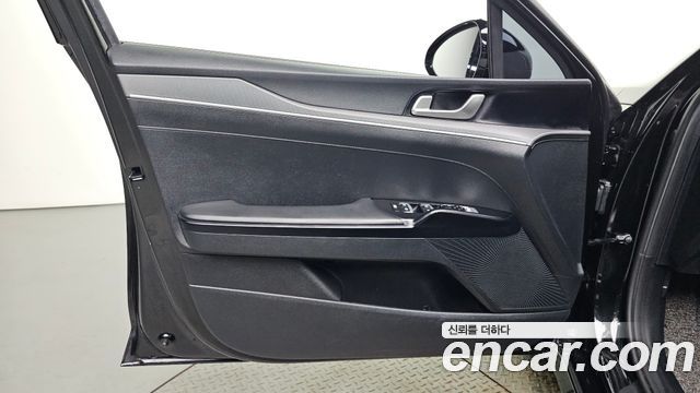 Kia K5 (III) 2.0 Prestige 2023 — фото 24