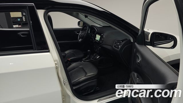 Jeep Compass (II) 2.4 Limitied AWD 2019 — фото 11