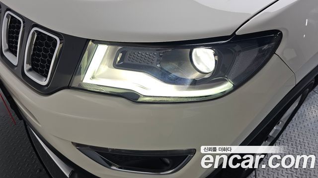 Jeep Compass (II) 2.4 Limitied AWD 2019 — фото 22