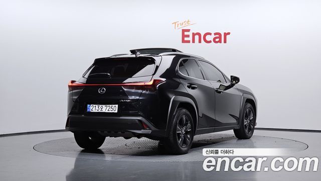 Lexus UX250h 2.0 2WD 2024 — фото 2