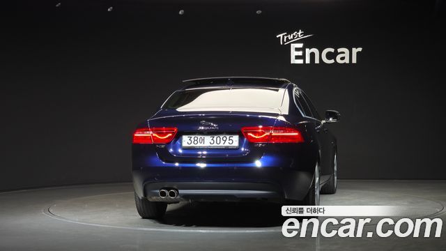 Jaguar XE 20d Portfolio 2019 — фото 4