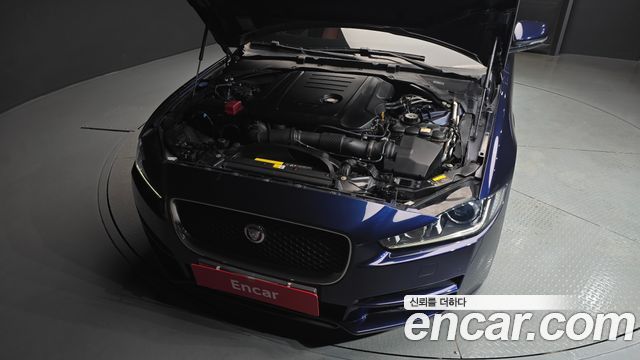 Jaguar XE 20d Portfolio 2019 — фото 6