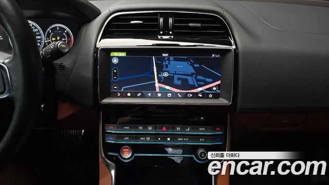 Jaguar XE 20d Portfolio 2019 — фото 14