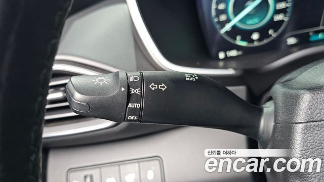 Hyundai Santa Fe Gasoline 2.5T 2WD Prestige 2021 — фото 31
