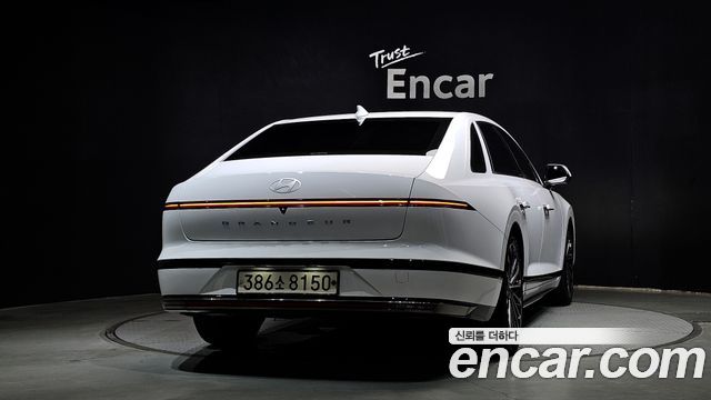 Hyundai Grandeur Hybrid (GN7) Calligraphy 2023 — фото 4
