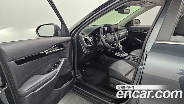 Kia Seltos Gasoline 1.6 Turbo 4WD Signature 2023 — фото 26