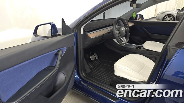 Tesla Model Y Long Range AWD 2021 — фото 10