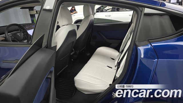 Tesla Model Y Long Range AWD 2021 — фото 11