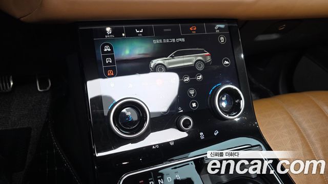 Land Rover Range Rover Velar 3.0 D300 R-Dynamic HSE 2018 — фото 15
