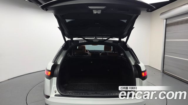 Land Rover Range Rover Velar 3.0 D300 R-Dynamic HSE 2018 — фото 20