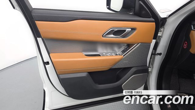 Land Rover Range Rover Velar 3.0 D300 R-Dynamic HSE 2018 — фото 24