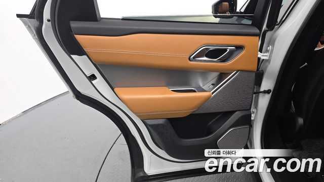 Land Rover Range Rover Velar 3.0 D300 R-Dynamic HSE 2018 — фото 25