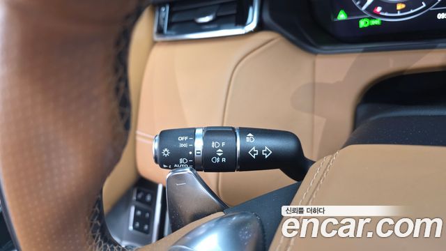 Land Rover Range Rover Velar 3.0 D300 R-Dynamic HSE 2018 — фото 28