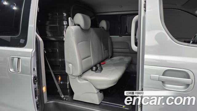 Hyundai Grand Starex Van 5-Seater Smart 2021 — фото 11