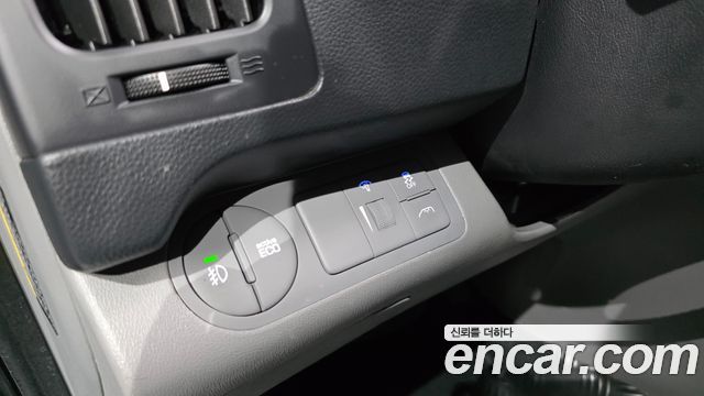 Hyundai Grand Starex Van 5-Seater Smart 2021 — фото 12