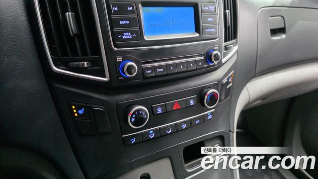 Hyundai Grand Starex Van 5-Seater Smart 2021 — фото 17